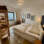 Karl Flats - Netflix - Parkplatz - Balkon Apartment