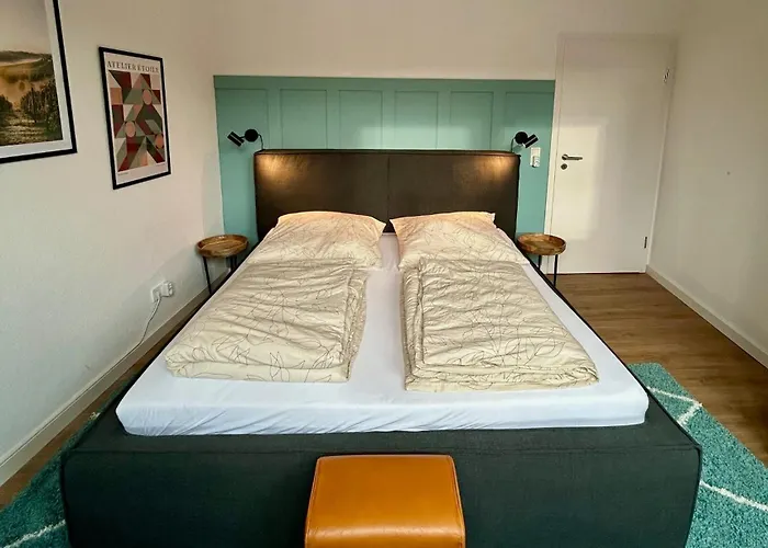 Karl Flats - Netflix - Parkplatz - Balkon * Trier