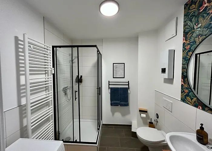 Karl Flats - Netflix - Parkplatz - Balkon Trèves